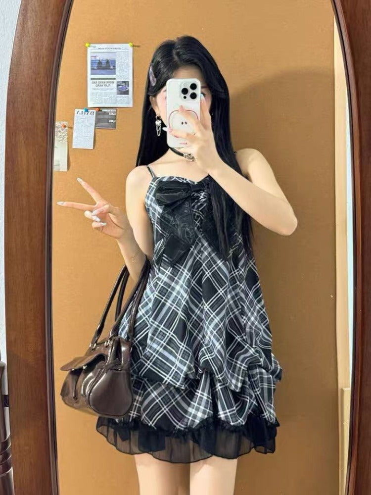 2025 Japanese Vintage Style Strap Dress, Womens Korean Fashion Black Lace Cami Dress for Summer, Sweet Patchwork One