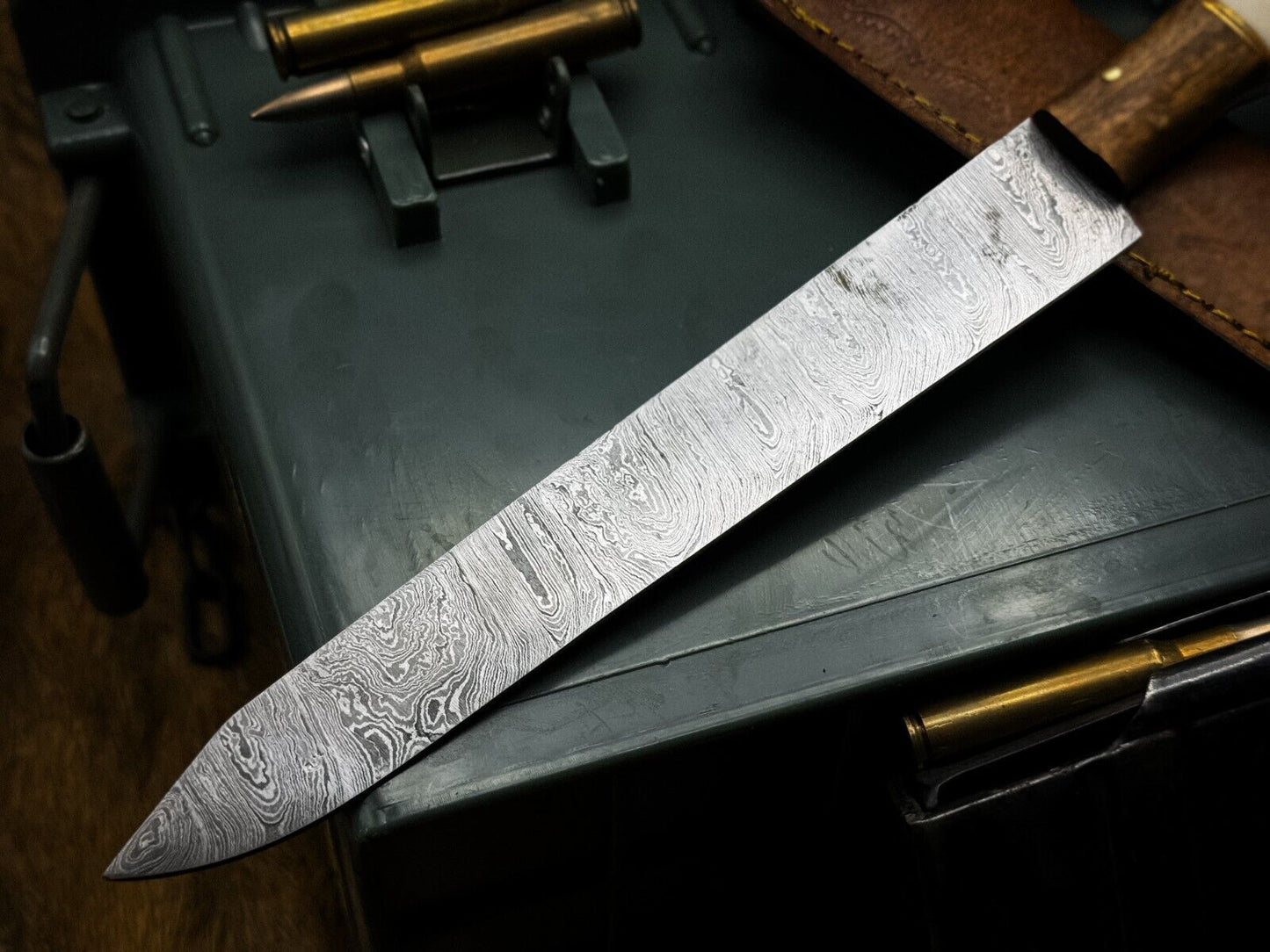 Full Tang Damascus Chef Knife With Wood Handle Cowhide Storage Sheath 3