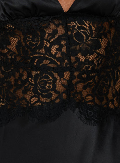 Klairee Lace Maxi Dress Black