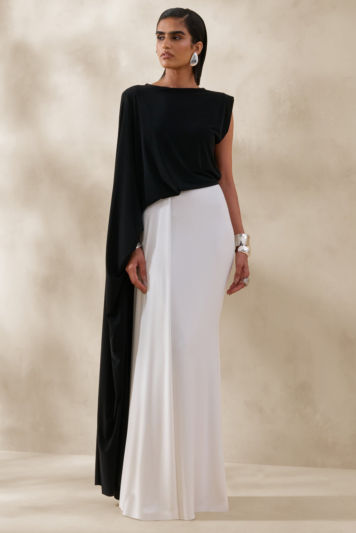 Carenza | Black & White Wide-Neck Maxi Dress With Cape-Sleeve