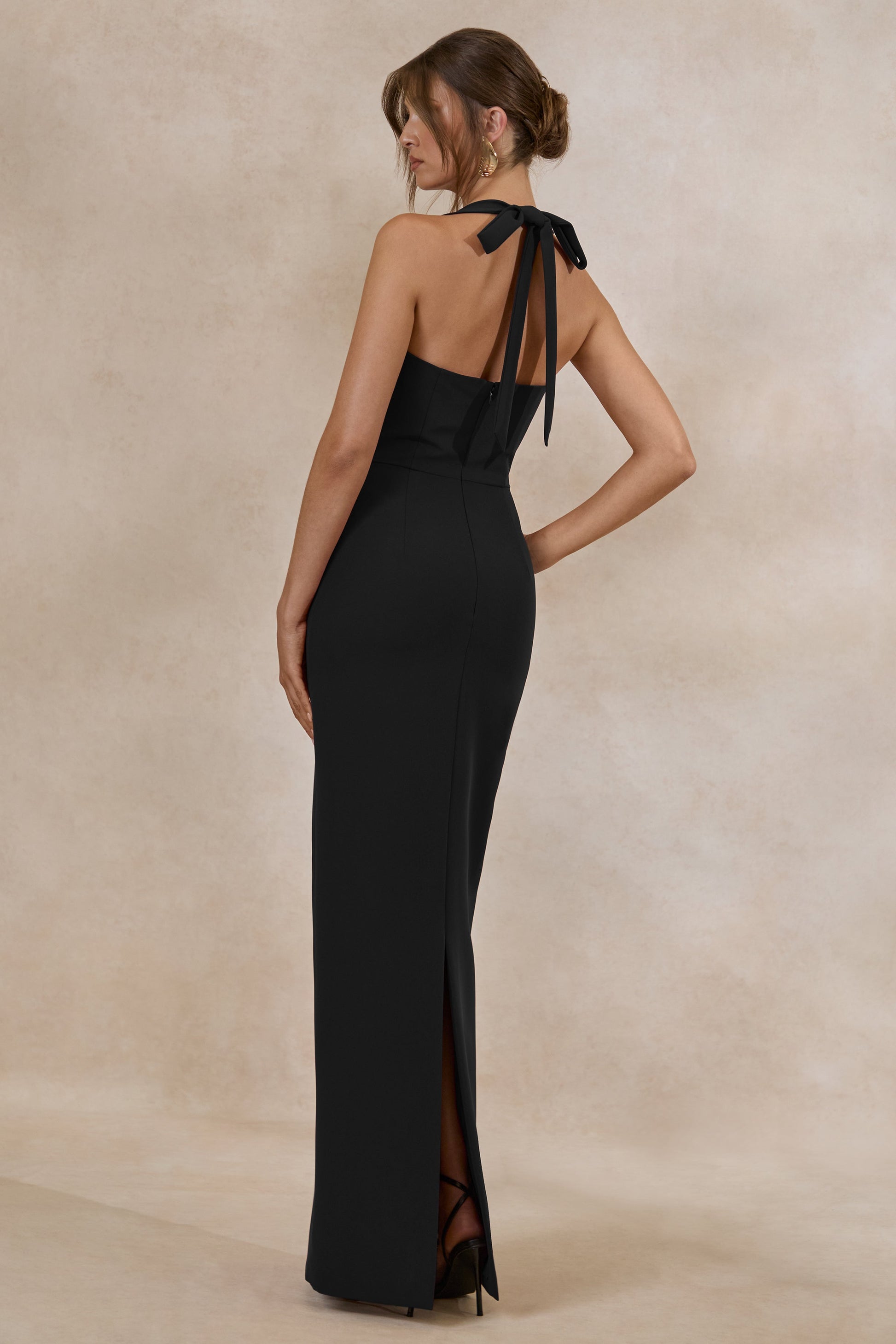 Heloira | Black Sweetheart-Neck Maxi Dress