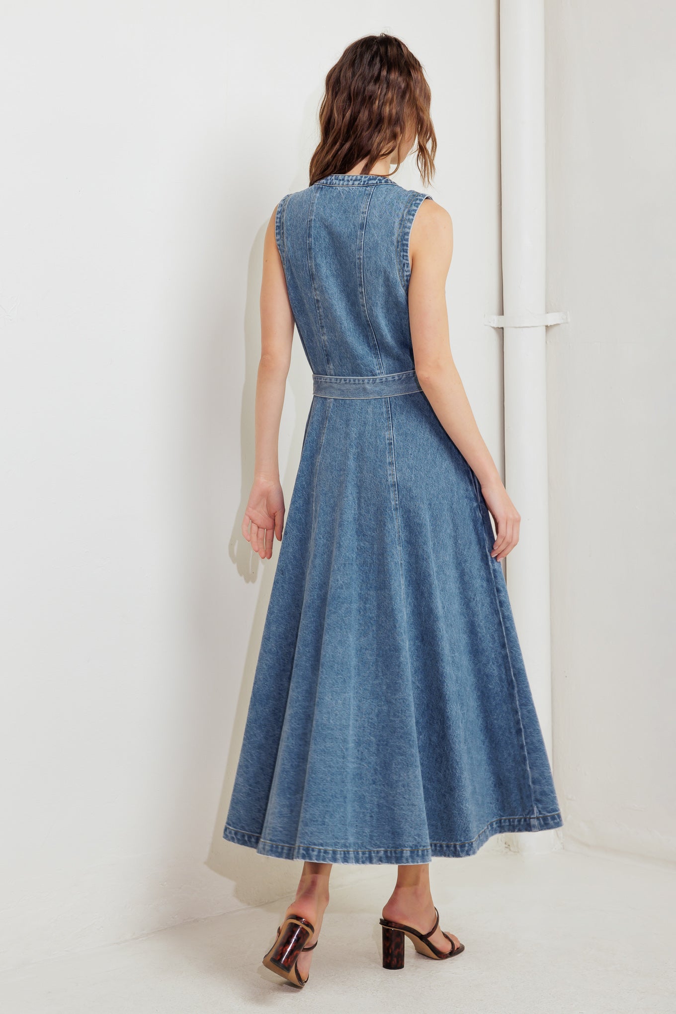 MIDNIGHT RODEO BELTED DENIM MIDI DRESS