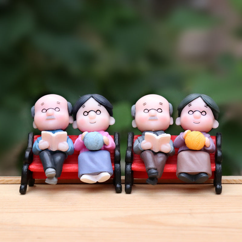 Sweety Lovers Old Couple Ornament, Mini Couple Figures Grandma Grandpa, Fairy Garden Figurines Miniature Xmas Gifts
