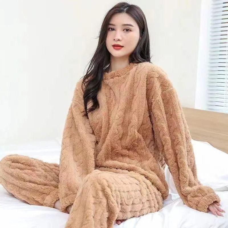 Womens Thickened Flannel Pajama Set With Long Sleeves 5