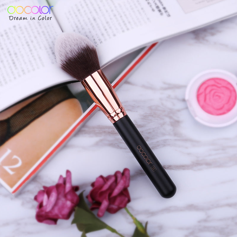 Docolor 3-Piece Makeup Brush Set, Fundation Brush, Flat Top Kabuki & Fan Brush for Contour, Powder, Highlighter, Blush