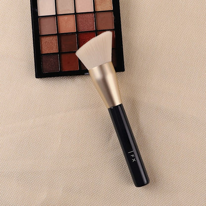 Professional THE MAXIMIZING FULL FACE BRUSH Angled Smooth Foundation Cream Makeup Brush for Perfect Blending