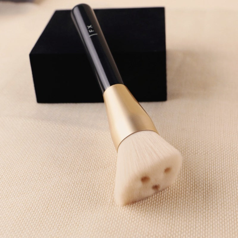 Professional THE MAXIMIZING FULL FACE BRUSH Angled Smooth Foundation Cream Makeup Brush for Perfect Blending