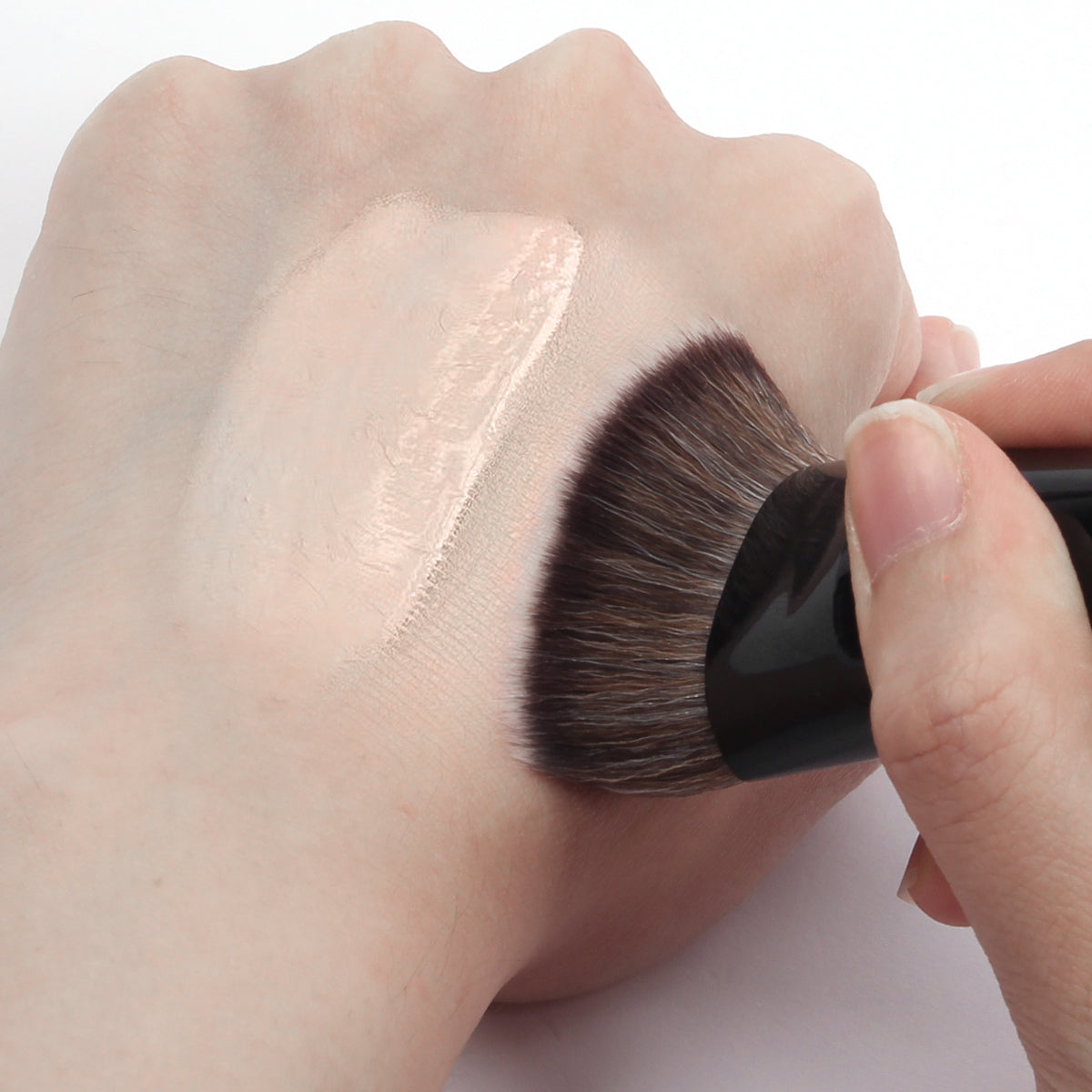 MAANGE Flat Head Foundation Brush Single Flat Round Tube with Box, Skin-Friendly Makeup Brush for Powder, Blush