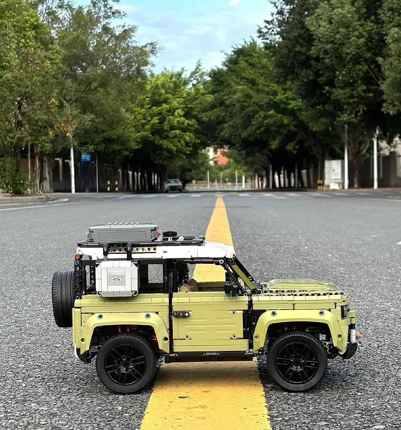 Technical Land Offroad Defender 2573PCS Building Blocks Model 3