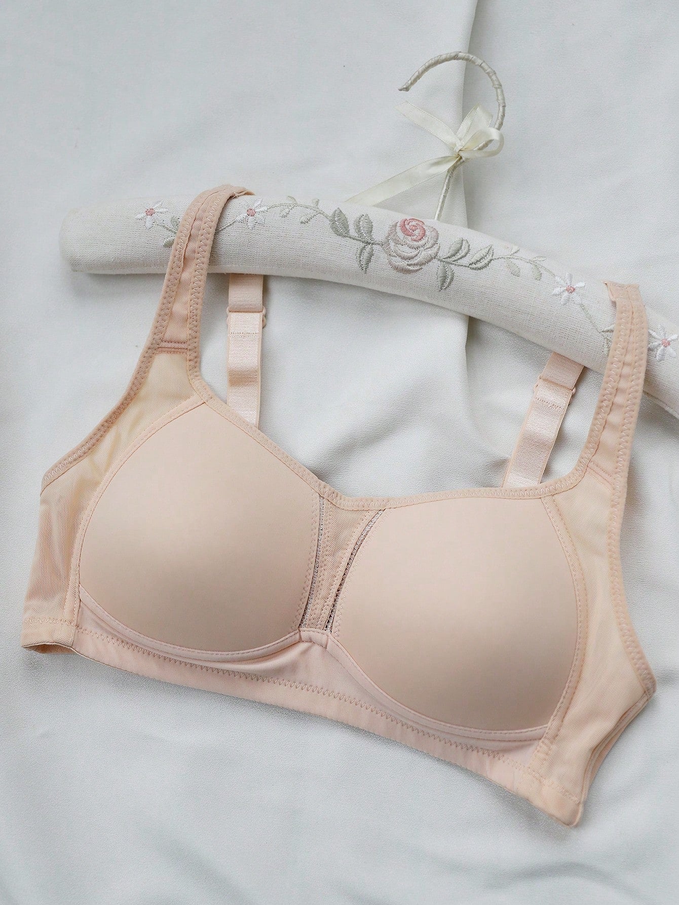 UltraThin Design Sports Bra For Women Full Cup Shockproof  AntiSagging For Running Seamless Gatheri 3