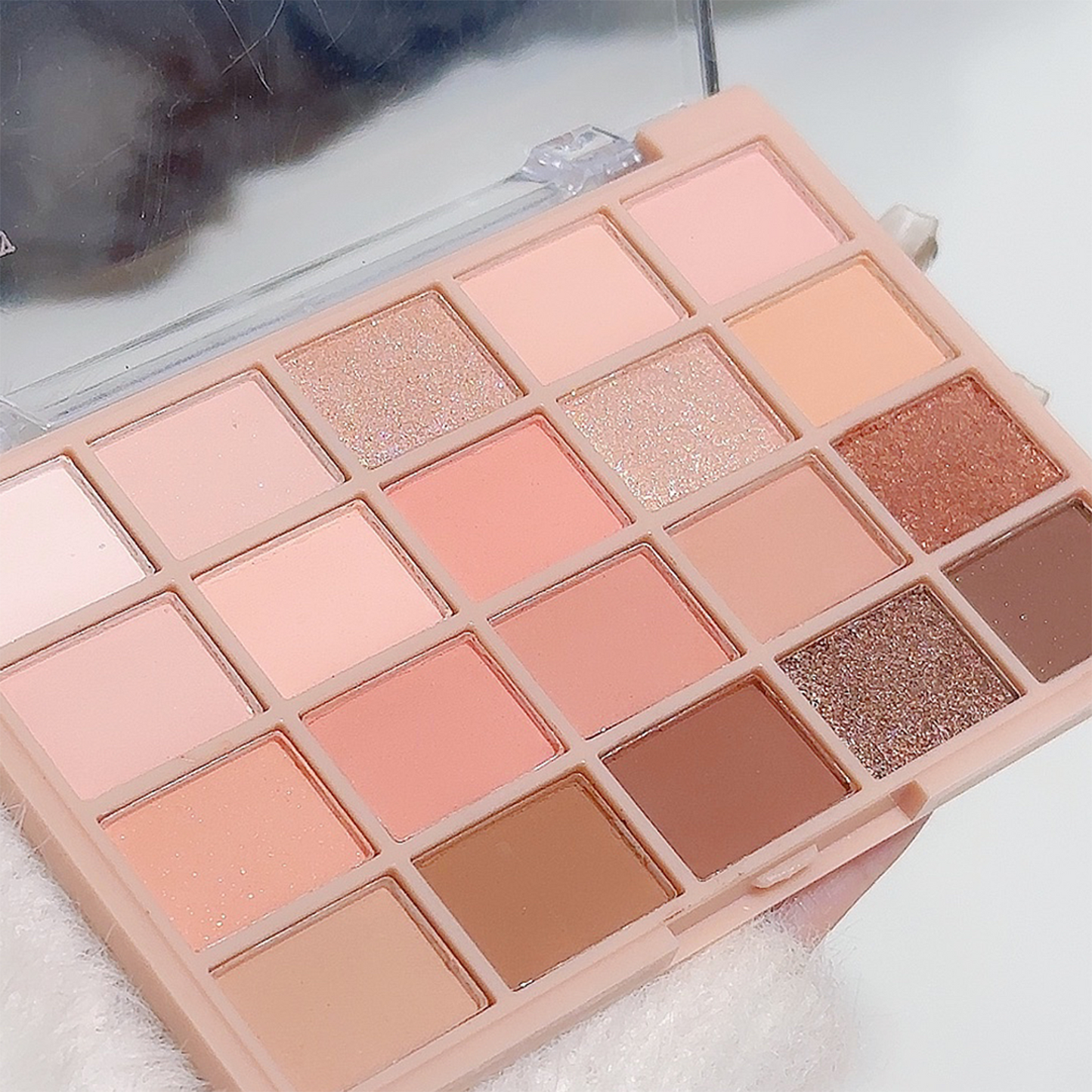 High-Pigment Color Warm Eyeshadow Palette, Romantic Smoky & Rose Shades with Matte & Glitter, Smudge-Proof Beauty
