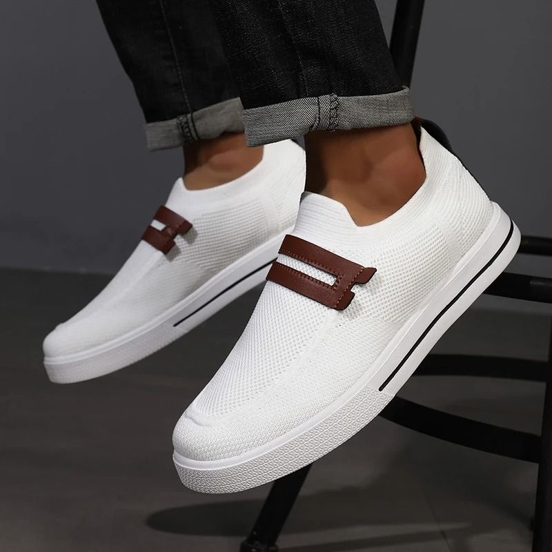 Men Mesh Breathable Walking Shoes Lightweight Outdoor Soft Sole Sneakers