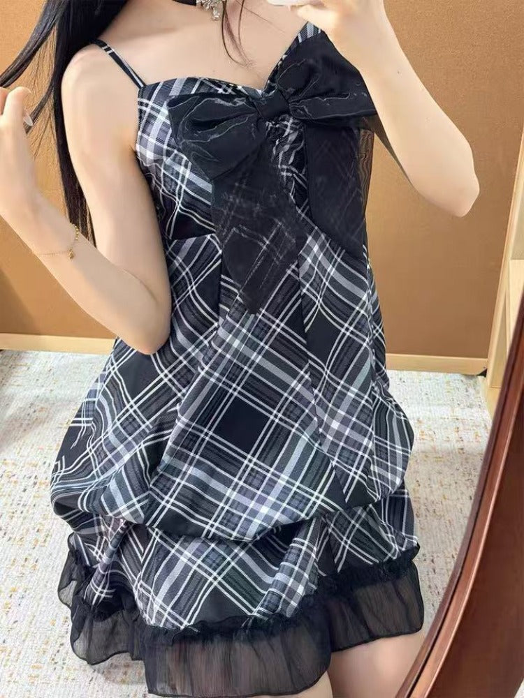 2025 Japanese Vintage Style Strap Dress, Womens Korean Fashion Black Lace Cami Dress for Summer, Sweet Patchwork One