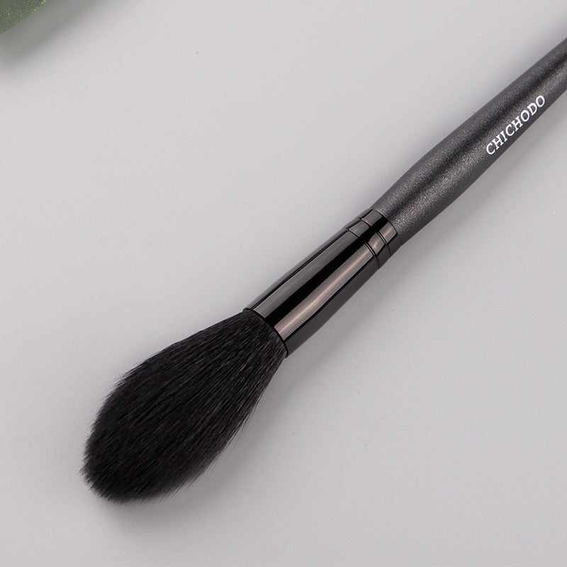 Buffing Makeup Brush, Highlighter Wood Handle Blusher, Contour Powder Goat Hair Makeup Brushes