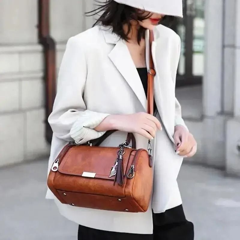 Elegant Tassel Shoulder Handbag With Large Capacity 3
