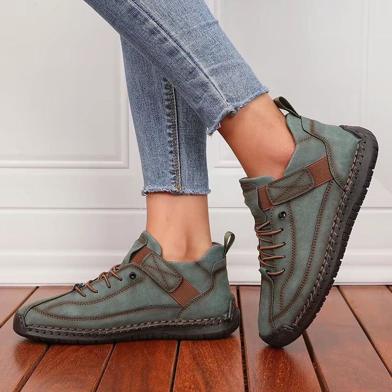 Womens MidTop Retro Workwear Boots  Fashionable British Style AntiSlip Shoes 3