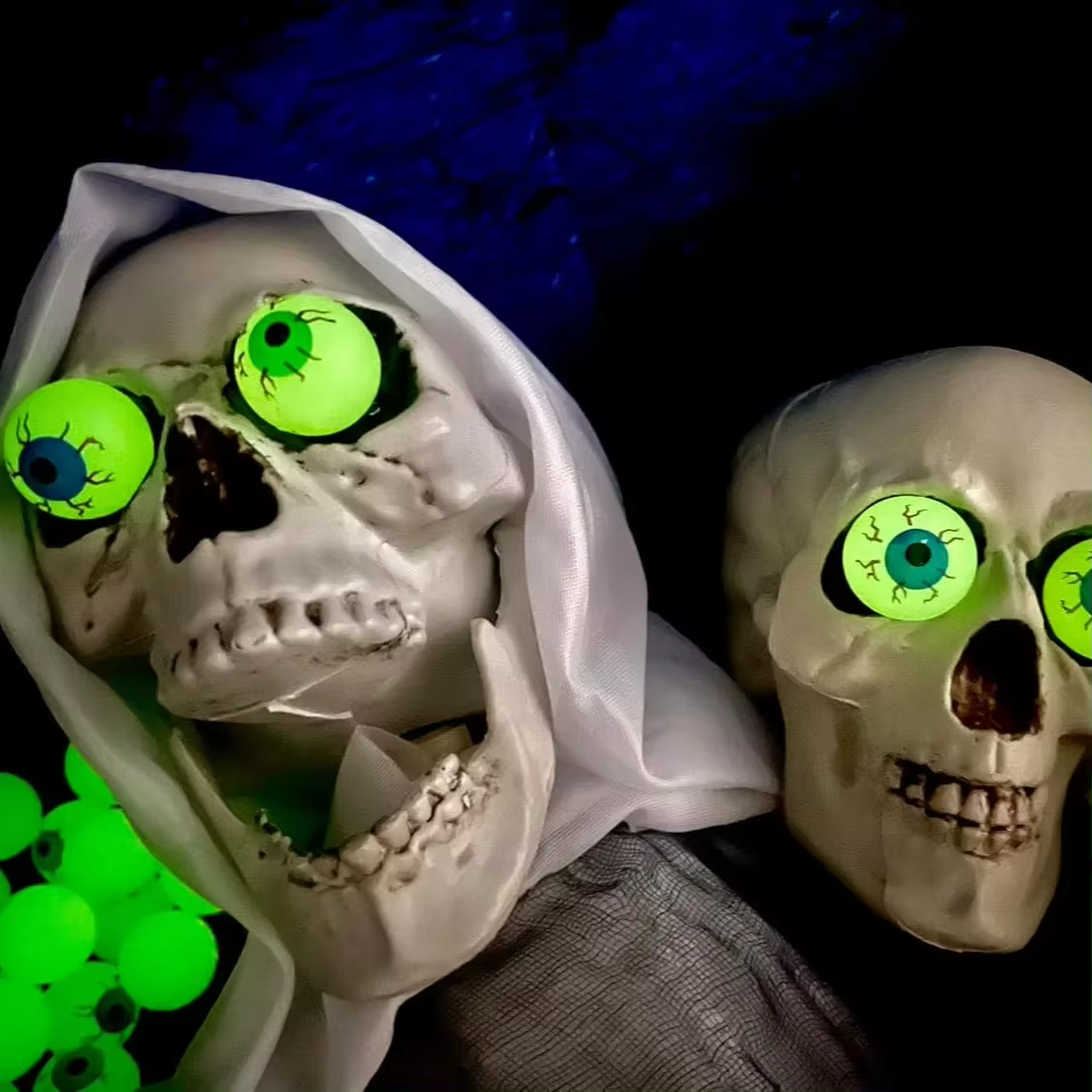 Glow in The Dark Eyeball Balls,32mm Halloween Bouncy Balls for Party Supplies,Spooky Luminous Toys,and Horror Themed bag
