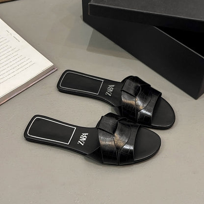 Luxury Designer Flat Slippers For Women Elegant Summer Casual Shoes With Round Toe For Beach House  5