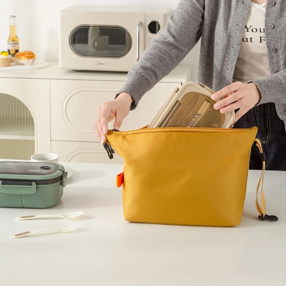 Portable Insulated Lunch Bag With Aluminum Foil Lining For Fresh And Convenient Meal Storage 2
