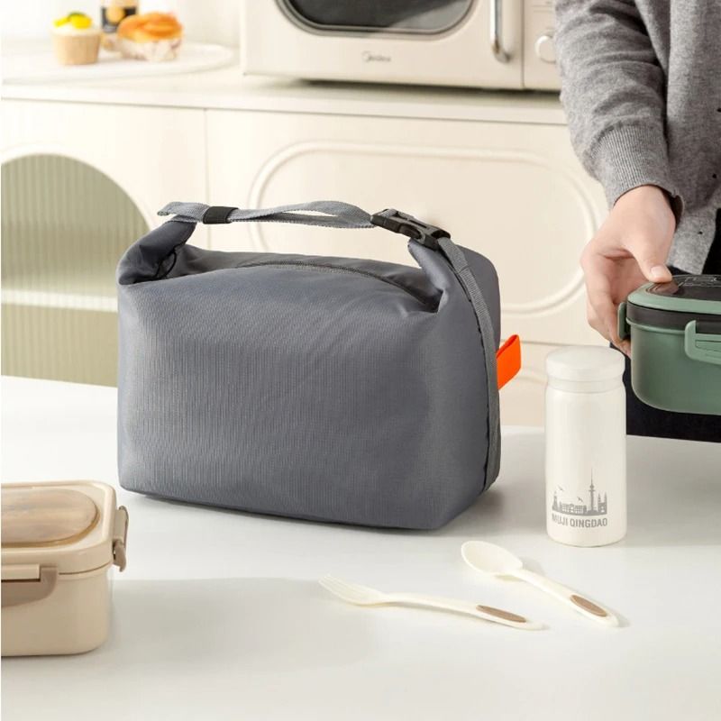 Portable Insulated Lunch Bag With Aluminum Foil Lining For Fresh And Convenient Meal Storage 5