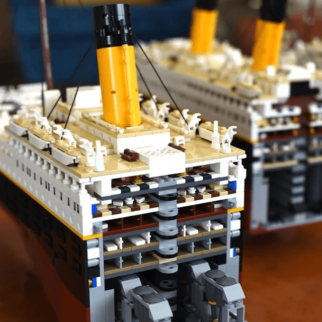 Titanic Cruise Ship Building Blocks Model 9090pcs Set 3