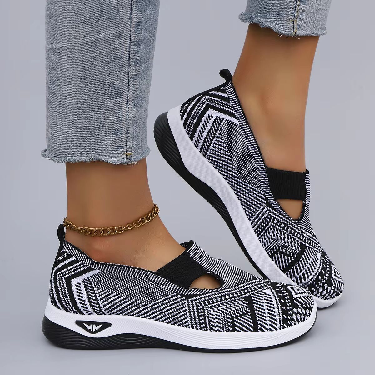 Womens Casual Sports Shoes  Lightweight Breathable SoftSoled Flats For Everyday Comfort 2