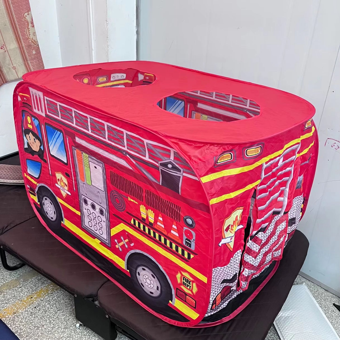 Childrens Fire Truck Play Tent  Indoor And Outdoor Kids Car Tent House With Sunroof 2