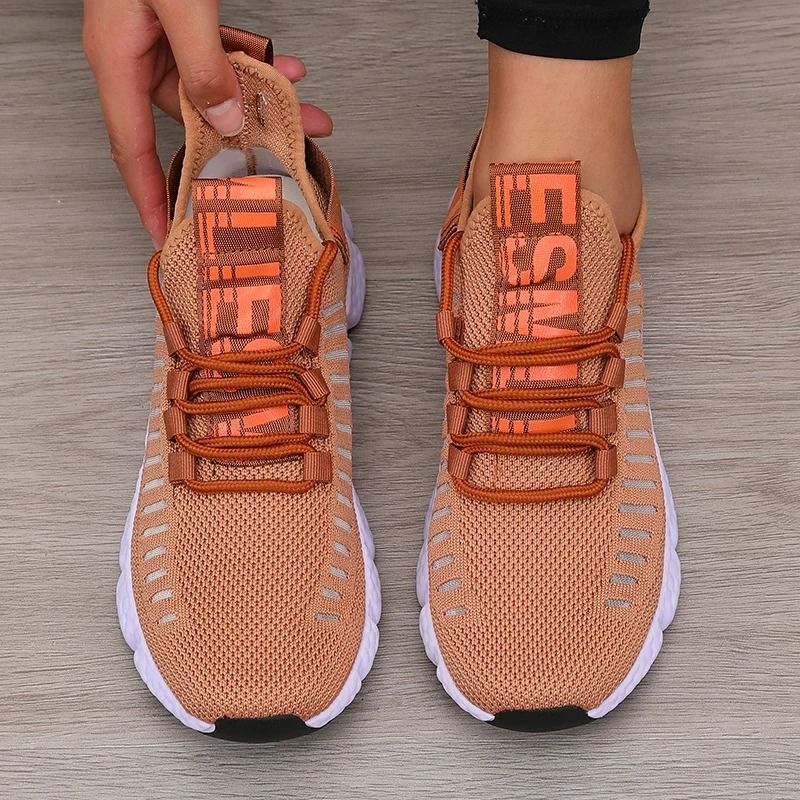 Lightweight Mesh Sports Shoes  Breathable Jogging Sneakers For Men And Women 3