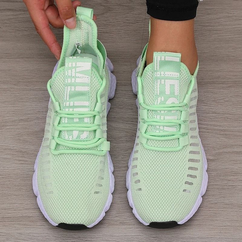 Lightweight Mesh Sports Shoes  Breathable Jogging Sneakers For Men And Women 4