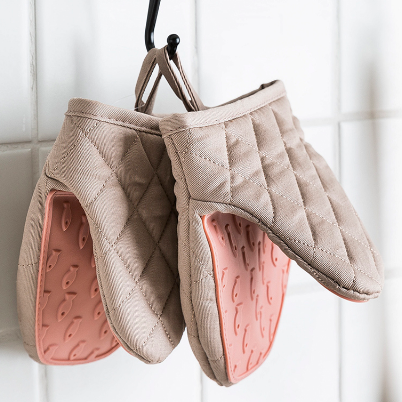Fish Shaped Silicone Anti Scald Oven Gloves, Heat Resistant Kitchen Gloves & Tray Dish Holder, Multi Purpose Pot Holder
