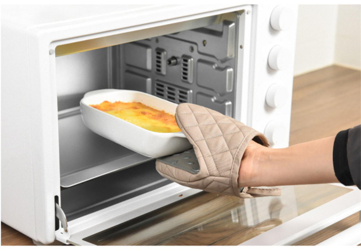 Fish Shaped Silicone Anti Scald Oven Gloves, Heat Resistant Kitchen Gloves & Tray Dish Holder, Multi Purpose Pot Holder