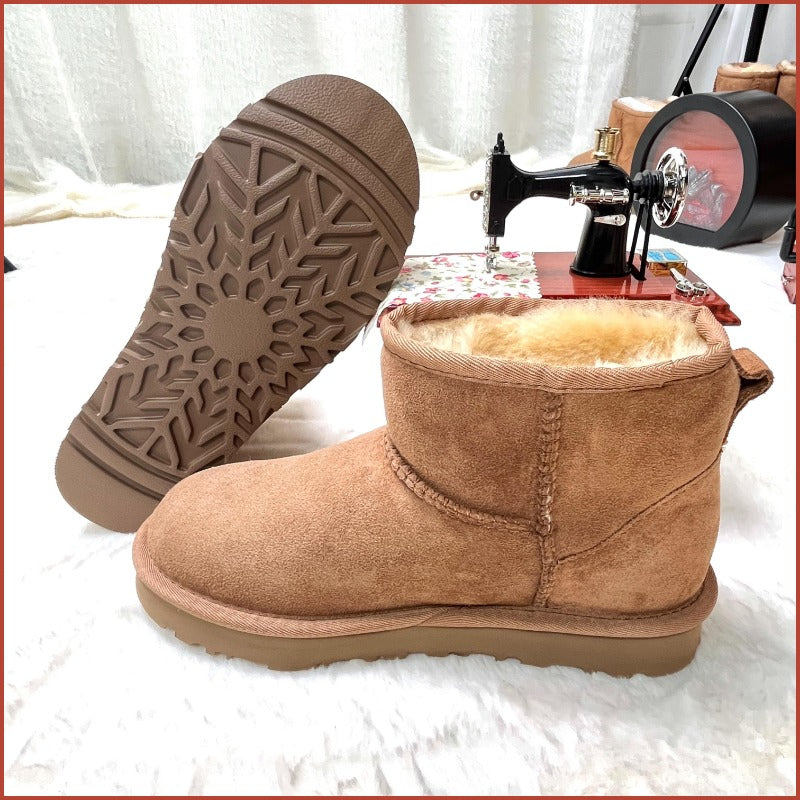 Winter Thick and Warm Boots for Women and Men, Real Leather and Fur, Mens and Women's Sheepskin and Wool Integrated