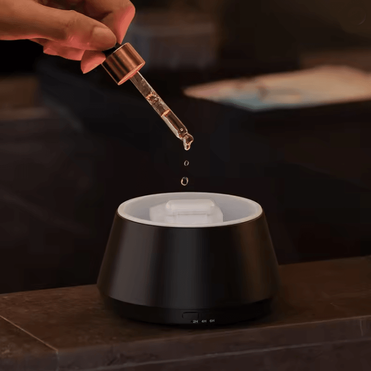 USB Essential Oil Diffuser And Air Humidifier With Colorful Lamp Aromatherapy Spray 1