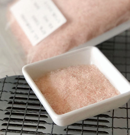 Pure Himalayan Pink Salt, 100g of Natural, Organic Mineral Salt