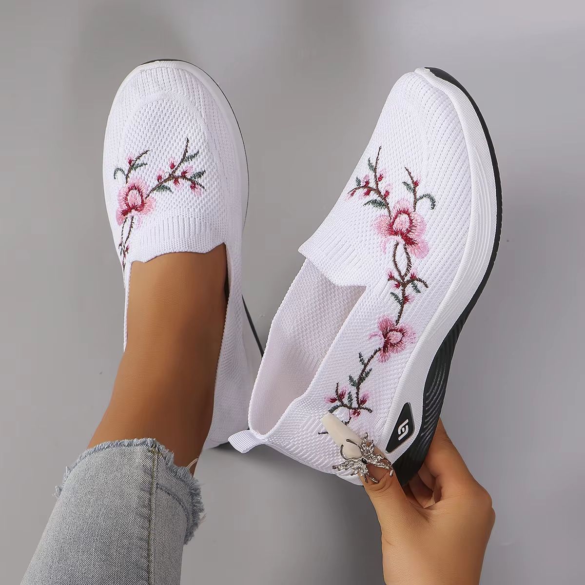 Women's Summer Breathable Mesh Flat Shoes – Lightweight Casual Sneakers for Everyday Comfort