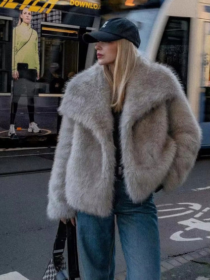 Elegant Women's Faux Fur Coat, Warm Fluffy Jacket, Long Sleeve Lapel Outerwear, Loose High Street Fashion for Autumn