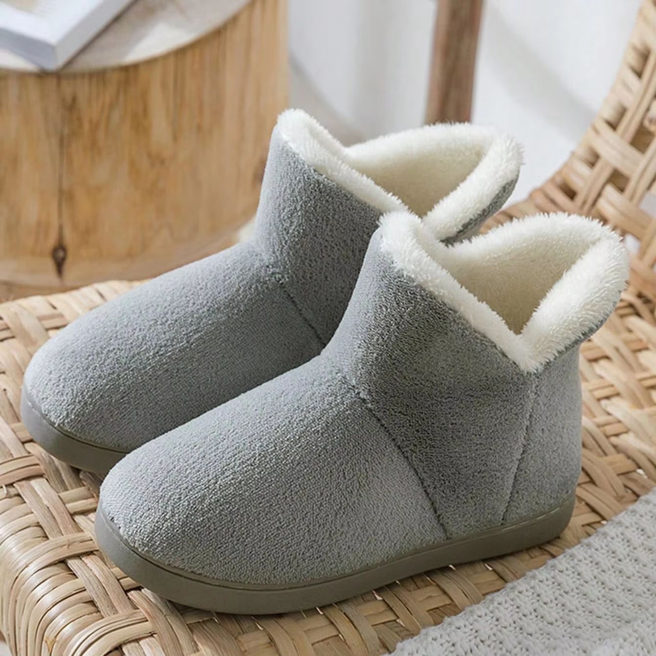 2025 Winter Warm Indoor Slippers  Unisex AntiSlip Snow Boots For Men  Women 10