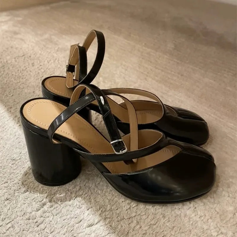 Elegant Designer Split Toe Patent Leather Chunk Heeled Sandals Womens Fashion Buckle Pumps  Mary Ja 4