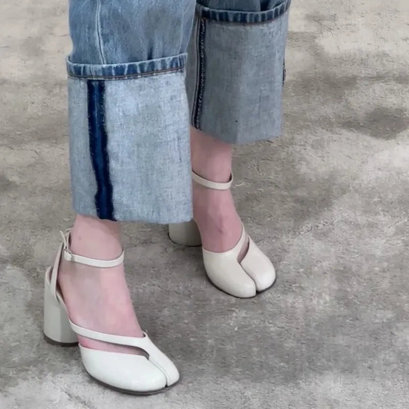 Elegant Designer Split Toe Patent Leather Chunk Heeled Sandals Womens Fashion Buckle Pumps  Mary Ja 2