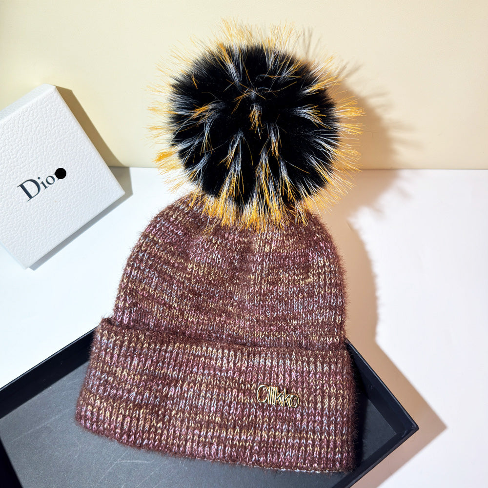 Autumn and Winter, Cllikko Gradient Knitted Hat, Imitation Mink Fur, Artificial Fox Fur Ball, Thickened Warm Design Cap.