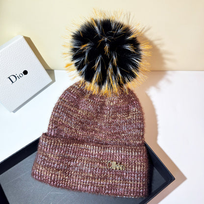 Autumn and Winter, Cllikko Gradient Knitted Hat, Imitation Mink Fur, Artificial Fox Fur Ball, Thickened Warm Design Cap.
