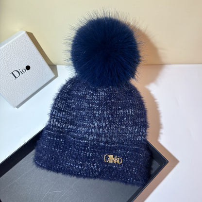 Autumn and Winter, Cllikko Gradient Knitted Hat, Imitation Mink Fur, Artificial Fox Fur Ball, Thickened Warm Design Cap.