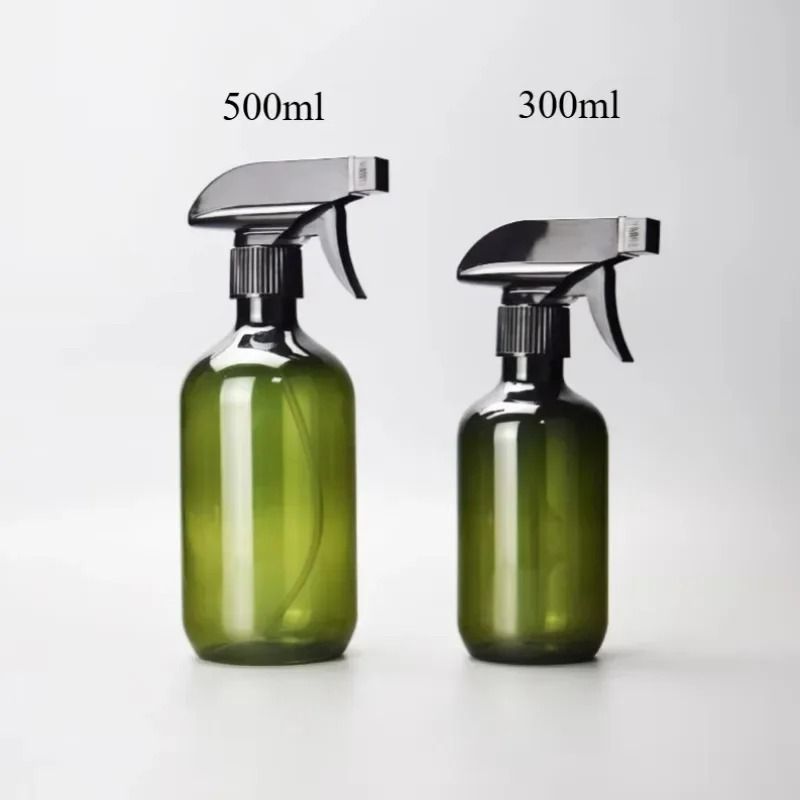 Large Capacity Plastic Spray Bottle For Hair Styling And Home Use 1