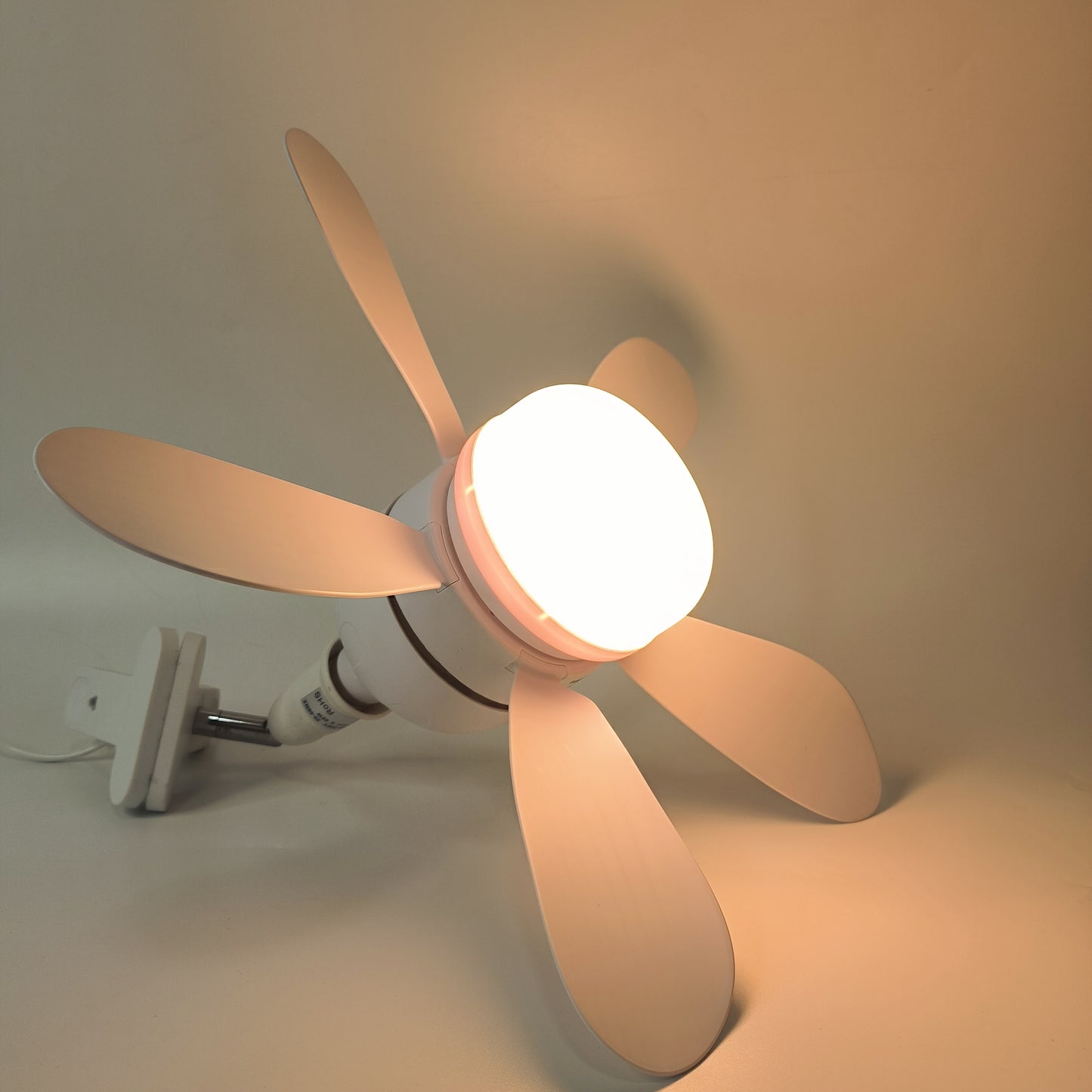 Modern Ceiling Fan with Light, Remote Control, Speed Adjustable, for Bedroom