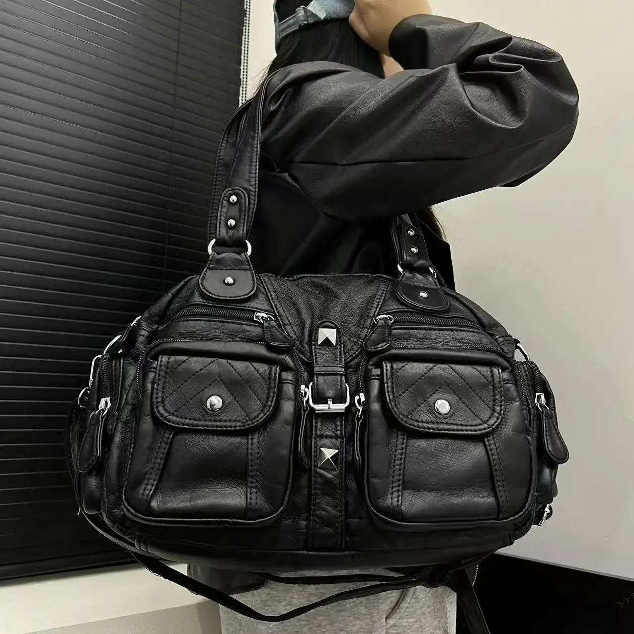 Retro Vintage, Ladies Fashionable, Hot Girl Motorcycle Tote Bag, Large Capacity Washed Vegan Leather Shoulder Bag