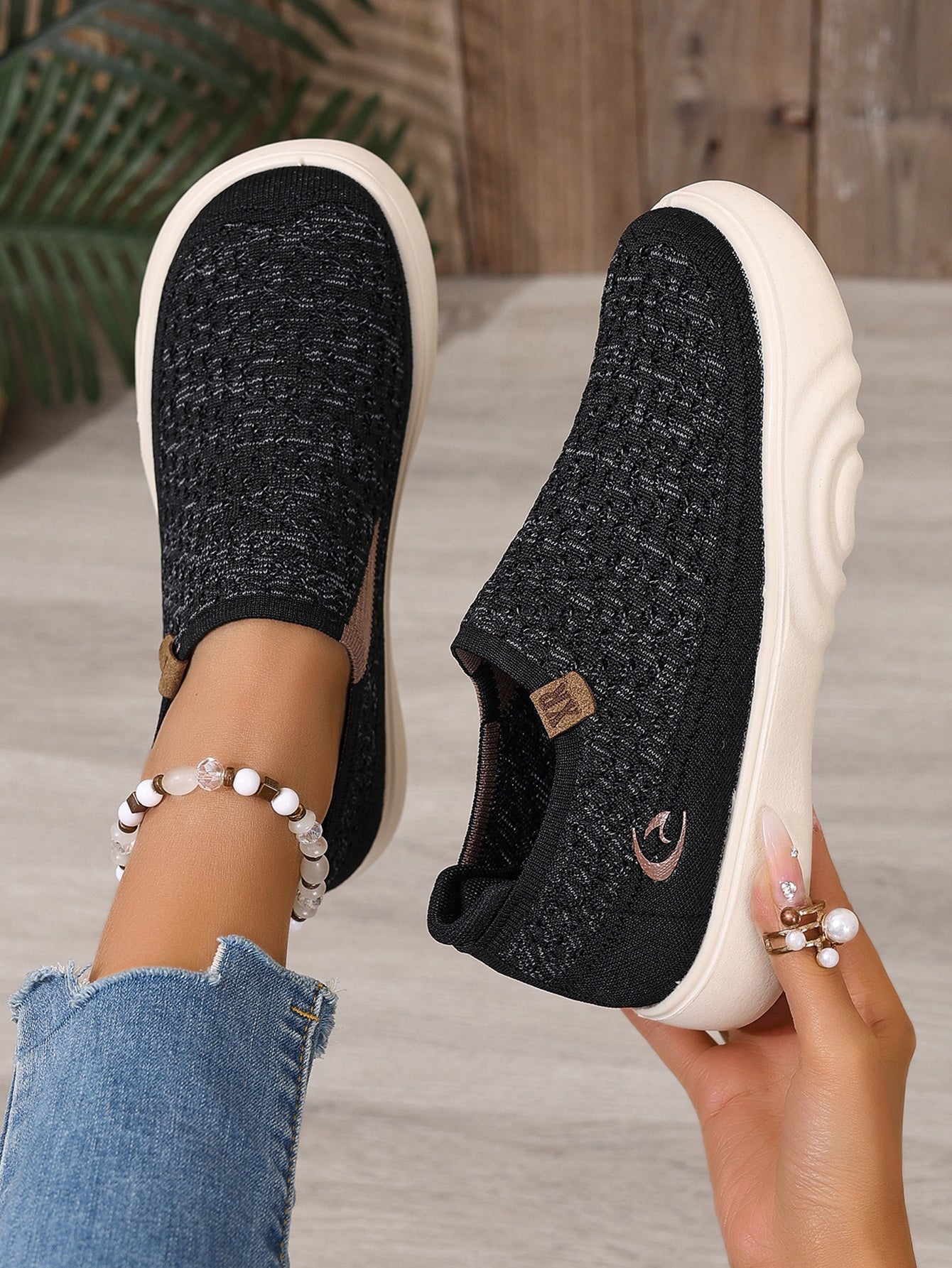 New Womens Breathable Soft Soled Walking Shoes, Lightweight Casual Sports Flats for Outdoor Travel, Boating & Everyday