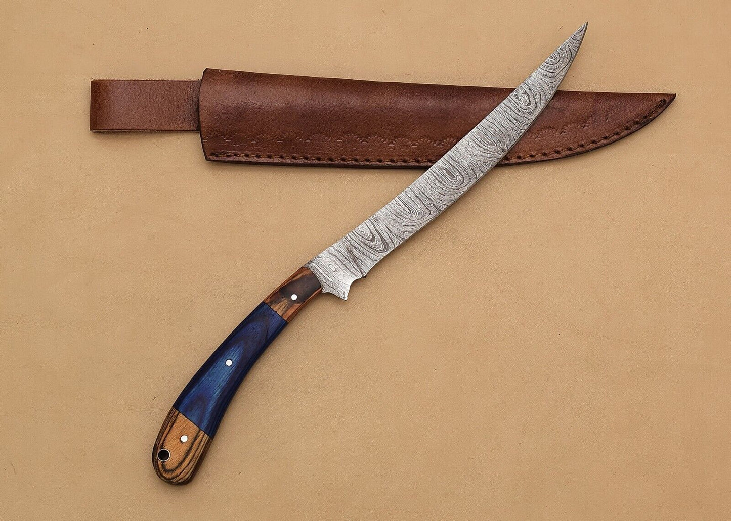 Handcrafted Brilliance  Damascus Steel Chef Knife With Leather Sheath 1