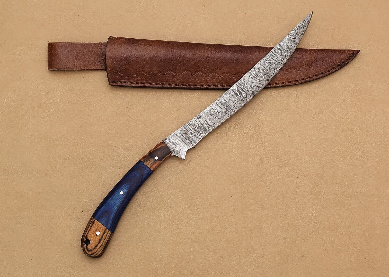 Handcrafted Brilliance  Damascus Steel Chef Knife With Leather Sheath 1