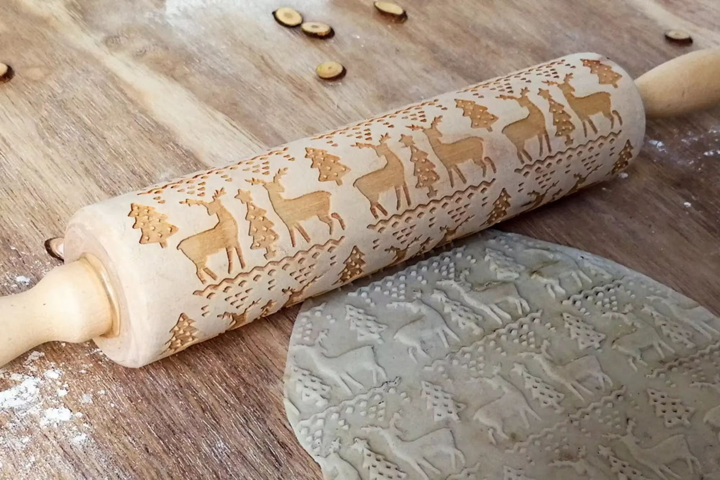 Christmas Wooden Embossed Rolling Pin  Snowflake  Reindeer Design For Festive Cookies Fondant  Past
