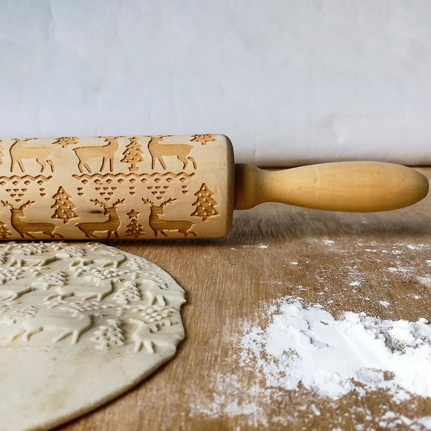 Christmas Wooden Embossed Rolling Pin  Snowflake  Reindeer Design For Festive Cookies Fondant  Past